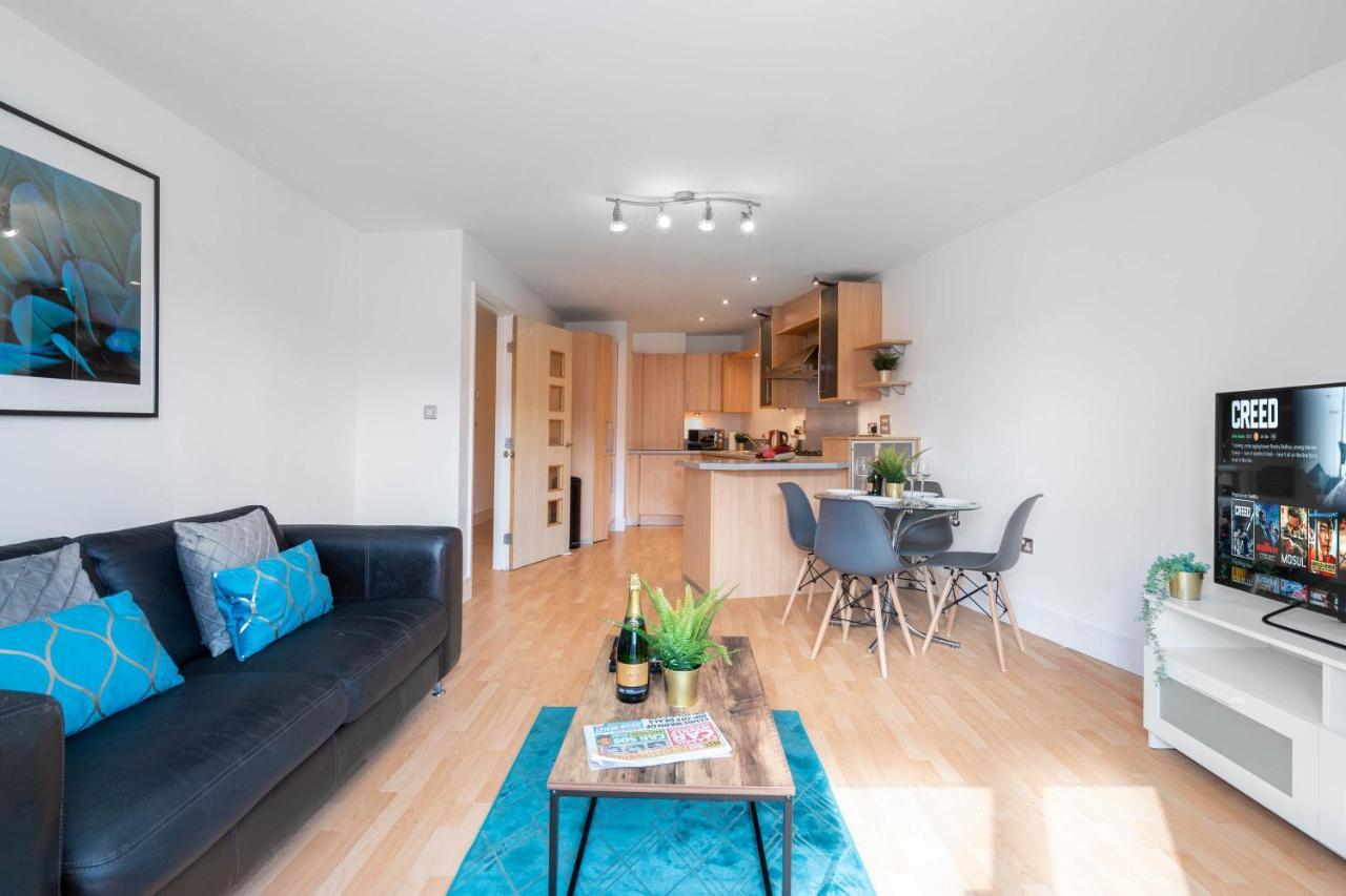 City Centre - Two Bedroom Apartment - Juliet Balcony - Secure Parking - Wifi - Smart Tv Birmingham Exterior foto