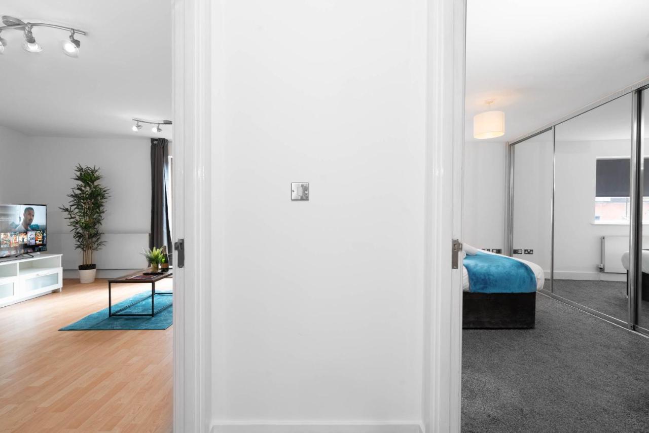 City Centre - Two Bedroom Apartment - Juliet Balcony - Secure Parking - Wifi - Smart Tv Birmingham Exterior foto